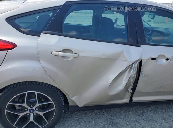 1FADP3M23HL246342 2017 FORD FOCUS Gold Հետևի նստատեղերի տեսք