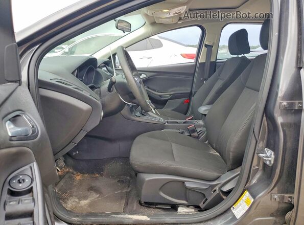 1FADP3M24HL289619 2017 FORD FOCUS Gray Front interior view