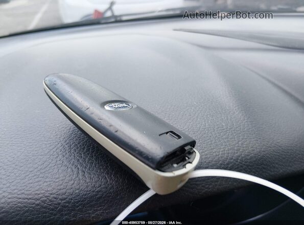 1FADP3N22HL302155 2017 FORD FOCUS Золотой Вид панели приборов