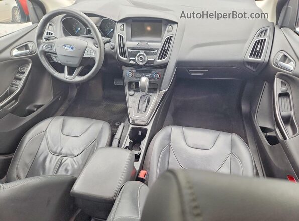 1FADP3N23JL326714 2018 FORD FOCUS Red Vista del salpicadero