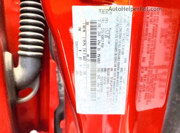 1FADP3N23JL326714 2018 FORD FOCUS Red Vista del compartimento del motor