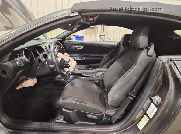 1FATP8EM0G5318237 2016 FORD MUSTANG Серый Вид салона спереди