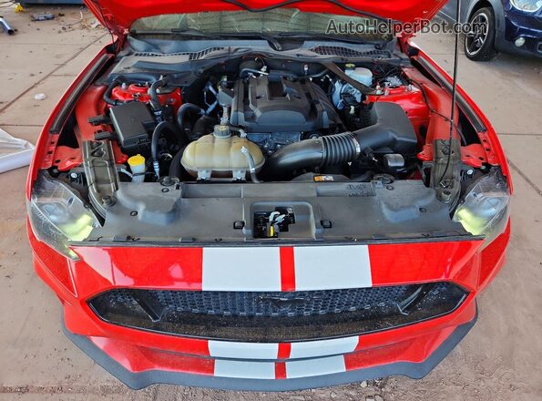 1FATP8UH0J5104666 2018 FORD MUSTANG Red Вид задньої частини салону