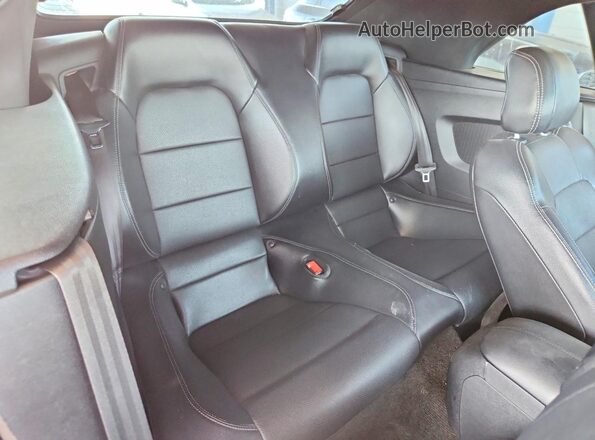 1FATP8UH0J5104666 2018 FORD MUSTANG Red Вид задніх сидінь