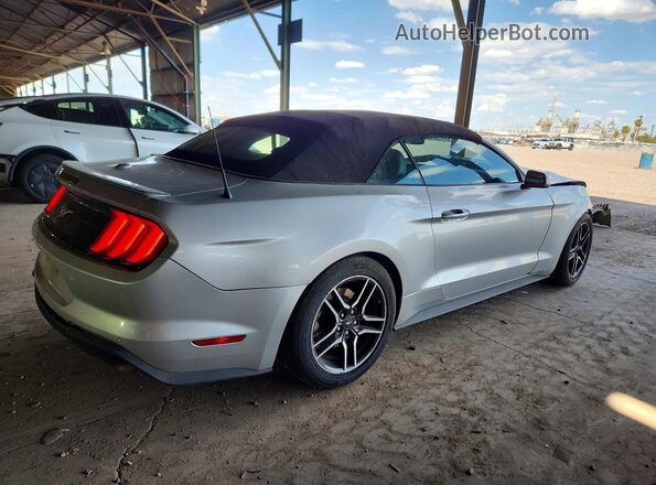 1FATP8UH3J5132610 2018 FORD MUSTANG Серебряный Задняя правая четверть