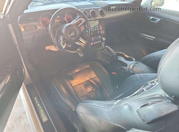 1FATP8UH3J5132610 2018 FORD MUSTANG Серебряный Вид панели приборов