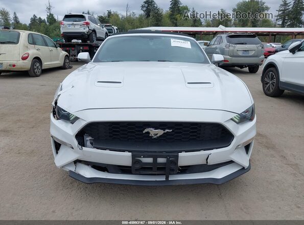 1FATP8UH7L5135688 2020 FORD MUSTANG Белый Вид щитка приборов