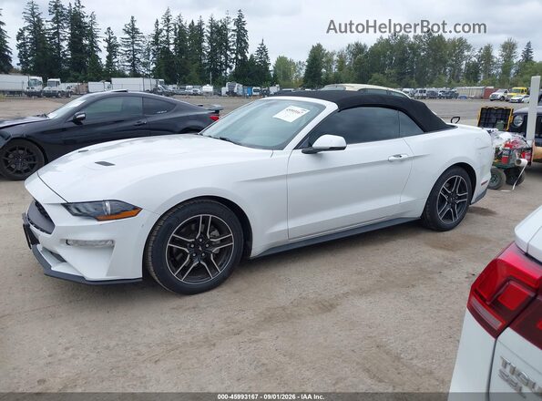 1FATP8UH7L5135688 2020 FORD MUSTANG Белый Панорамный вид салона 360°