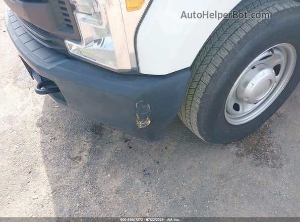 1FDBF2A60HEE09826 2017 FORD F-250 White Widok wnętrza z tyłu