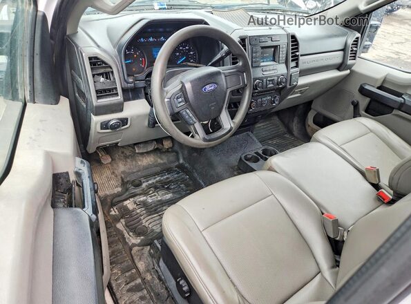 1FDBF2A69JEB92752 2018 FORD F250 White Vista del salpicadero