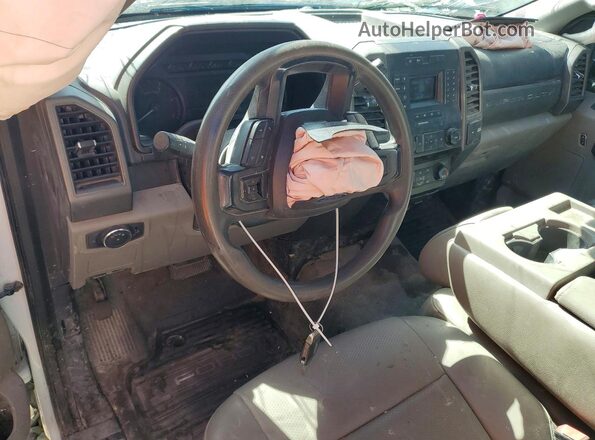 1FDRF3GT8LEE53342 2020 FORD F350 Белый Вид панели приборов