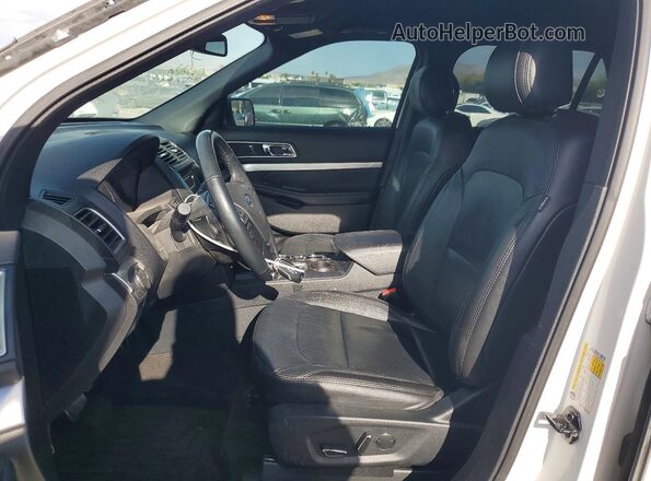 1FM5K7D80HGD99872 2017 FORD EXPLORER White Widok wnętrza z przodu