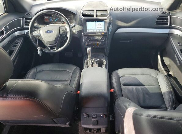 1FM5K7D80HGD99872 2017 FORD EXPLORER White Widok deski rozdzielczej