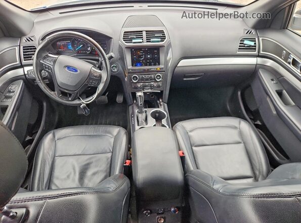 1FM5K7D81HGA73899 2017 FORD EXPLORER Silver Widok deski rozdzielczej