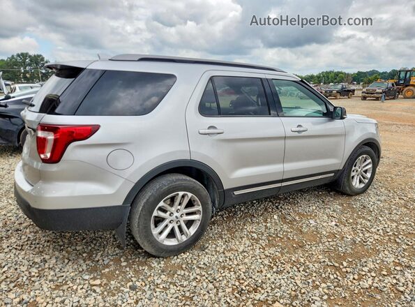 1FM5K7D81HGA73899 2017 FORD EXPLORER Silver Tył prawy