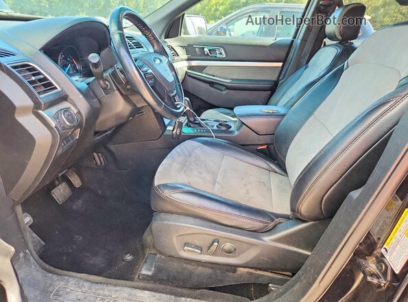 1FM5K7D8XHGA97876 2017 FORD EXPLORER Черный Вид салона спереди