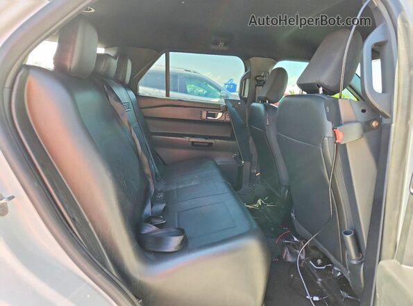 1FM5K8AB4MGA46874 2021 FORD EXPLORER White Սալոնի հետևի տեսք