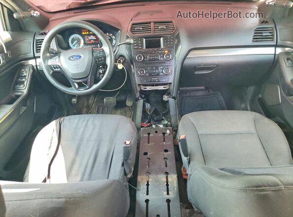 1FM5K8AR0HGA94746 2017 FORD EXPLORER Белый Вид панели приборов