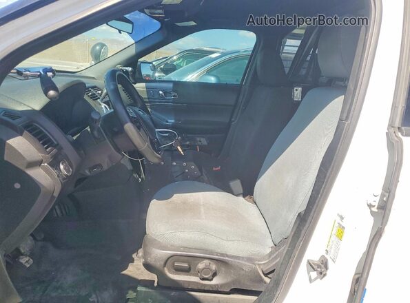 1FM5K8AR1HGE01244 2017 FORD EXPLORER Белый Вид салона спереди