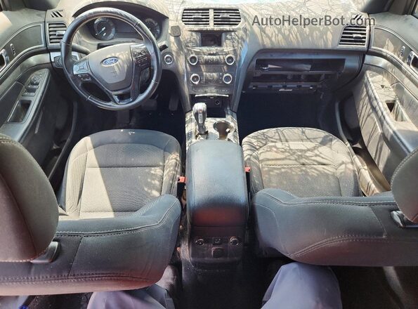 1FM5K8D81JGA23550 2018 FORD EXPLORER White Widok deski rozdzielczej