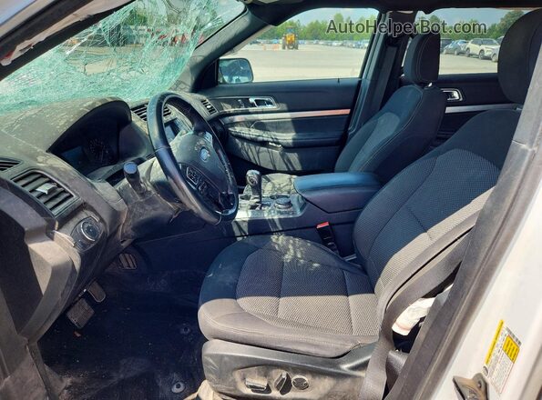1FM5K8D81JGA23550 2018 FORD EXPLORER White Widok wnętrza z przodu