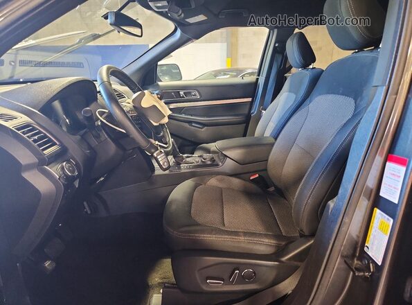 1FM5K8D83JGC02396 2018 FORD EXPLORER Gray Vista interior delantera