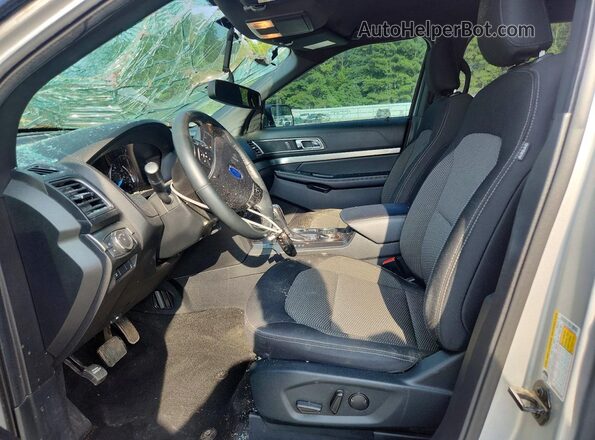 1FM5K8D84KGA61520 2019 FORD EXPLORER Silver Widok wnętrza z przodu