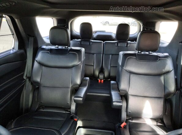 1FM5K8GCXLGA26059 2020 FORD EXPLORER Red Widok tylnych siedzeń