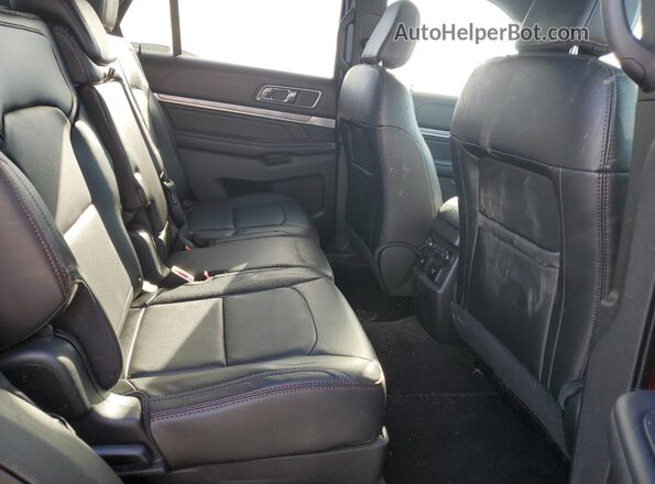 1FM5K8GT6JGA56074 2018 FORD EXPLORER Red Widok wnętrza z tyłu