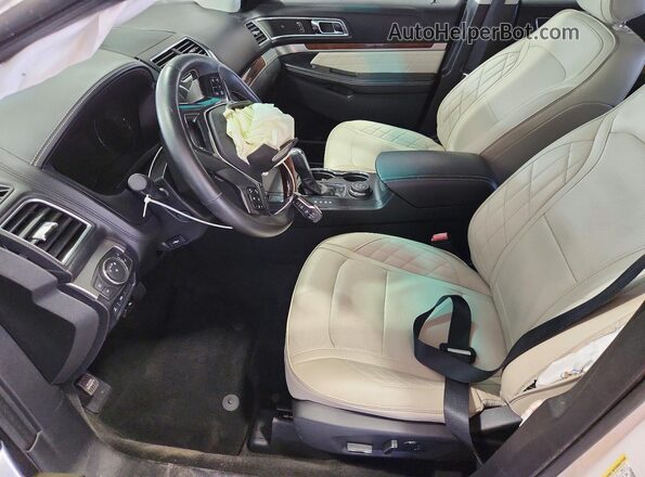 1FM5K8HT1GGC55427 2016 FORD EXPLORER White Front interior view
