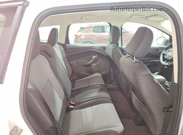 1FMCU0F70JU855966 2018 FORD ESCAPE Белый Вид задней части салона