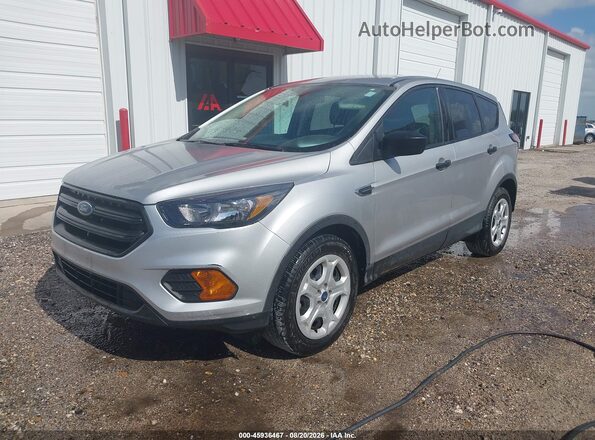 1FMCU0F73JUC89337 2018 FORD ESCAPE Silver Vista tres cuartos delantera izquierda