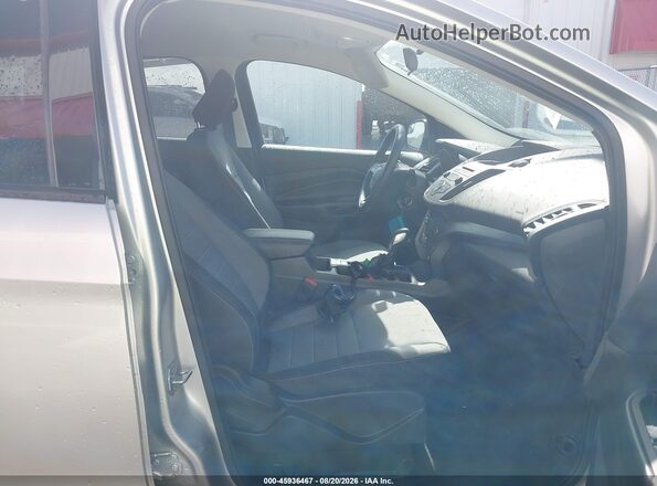 1FMCU0F73JUC89337 2018 FORD ESCAPE Silver Vista interior delantera