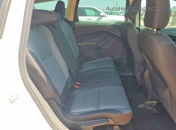 1FMCU0F75KUB62588 2019 FORD ESCAPE White Вид задньої частини салону