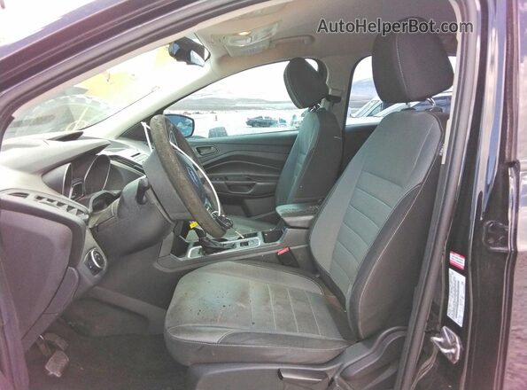 1FMCU0F78HUB89759 2017 FORD ESCAPE Черный Вид салона спереди