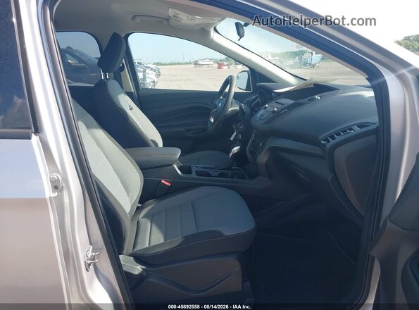 1FMCU0F7XJUC89335 2018 FORD ESCAPE Silver Вид салону спереду