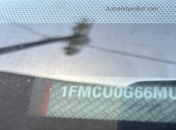 1FMCU0G66MUB21380 2021 FORD ESCAPE Red Widok komory silnika