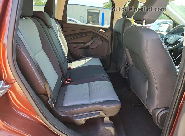 1FMCU0GD1JUA95393 2018 FORD ESCAPE Brown Vista interior trasera