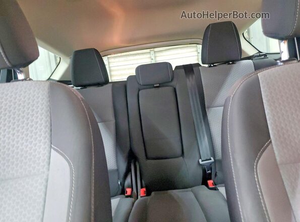 1FMCU0GD2HUC98772 2017 FORD ESCAPE White Vista de los asientos traseros