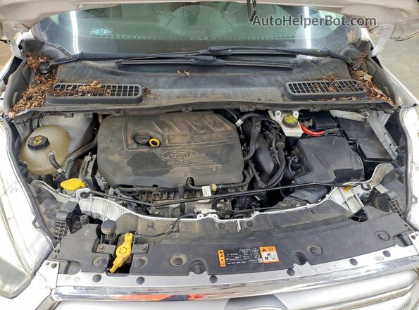 1FMCU0GD2HUC98772 2017 FORD ESCAPE White Vista del compartimento del motor