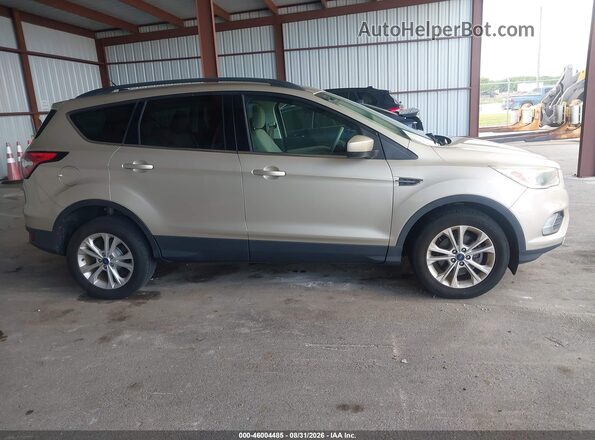 1FMCU0GD3JUA79714 2018 FORD ESCAPE Beige Вид задньої частини салону