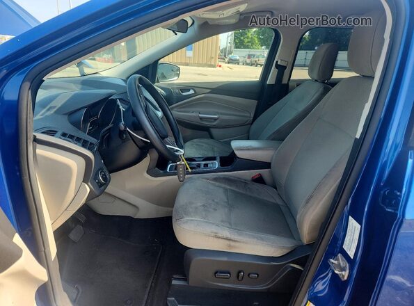 1FMCU0GD3KUB99031 2019 FORD ESCAPE Синий Вид салона спереди