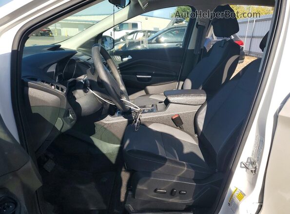 1FMCU0GD4HUD12123 2017 FORD ESCAPE Белый Вид салона спереди