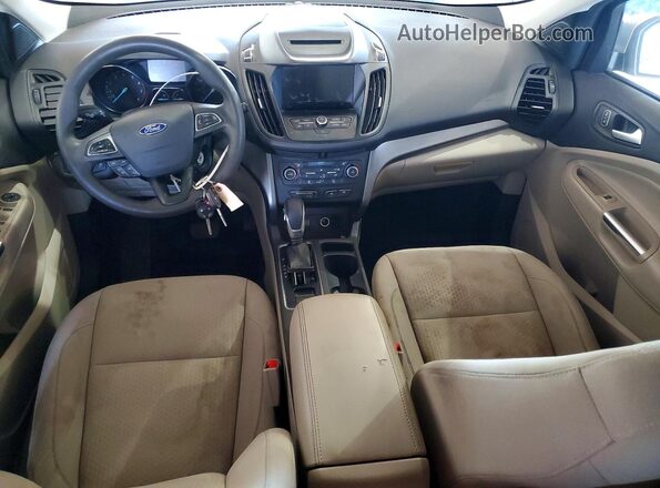 1FMCU0GD4JUB96475 2018 FORD ESCAPE Silver Widok deski rozdzielczej
