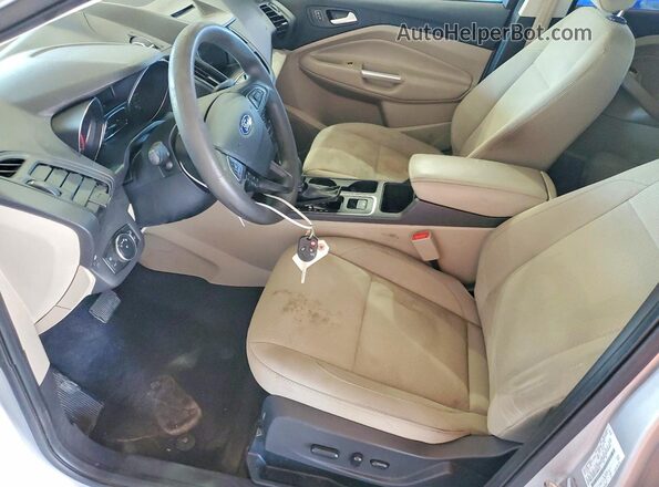 1FMCU0GD4JUB96475 2018 FORD ESCAPE Silver Widok wnętrza z przodu