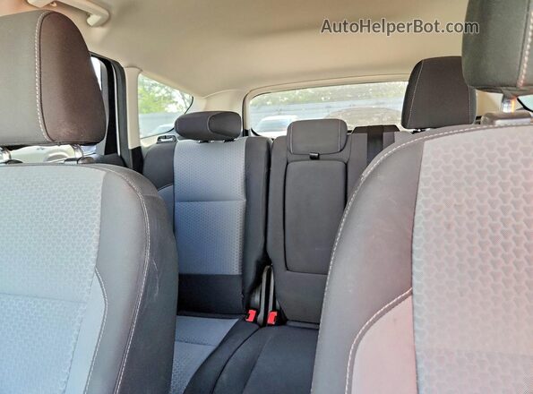 1FMCU0GD5HUA16110 2017 FORD ESCAPE White Вид задніх сидінь