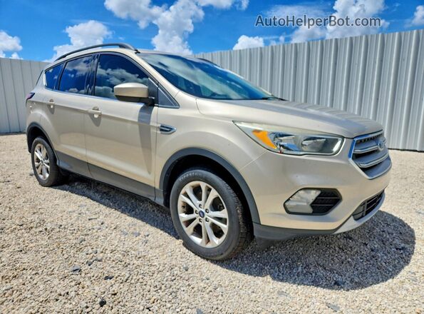 1FMCU0GD6JUB47777 2018 FORD ESCAPE Gold Przód prawy