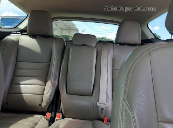 1FMCU0GD8JUB74916 2018 FORD ESCAPE Серебряный Вид задних сидений