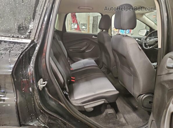 1FMCU0GD9HUB14749 2017 FORD ESCAPE Black Widok wnętrza z tyłu