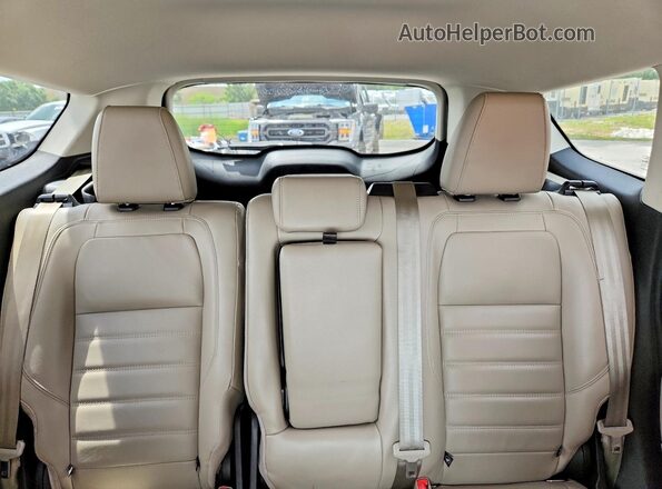 1FMCU0HD2JUC88103 2018 FORD ESCAPE Белый Вид задних сидений